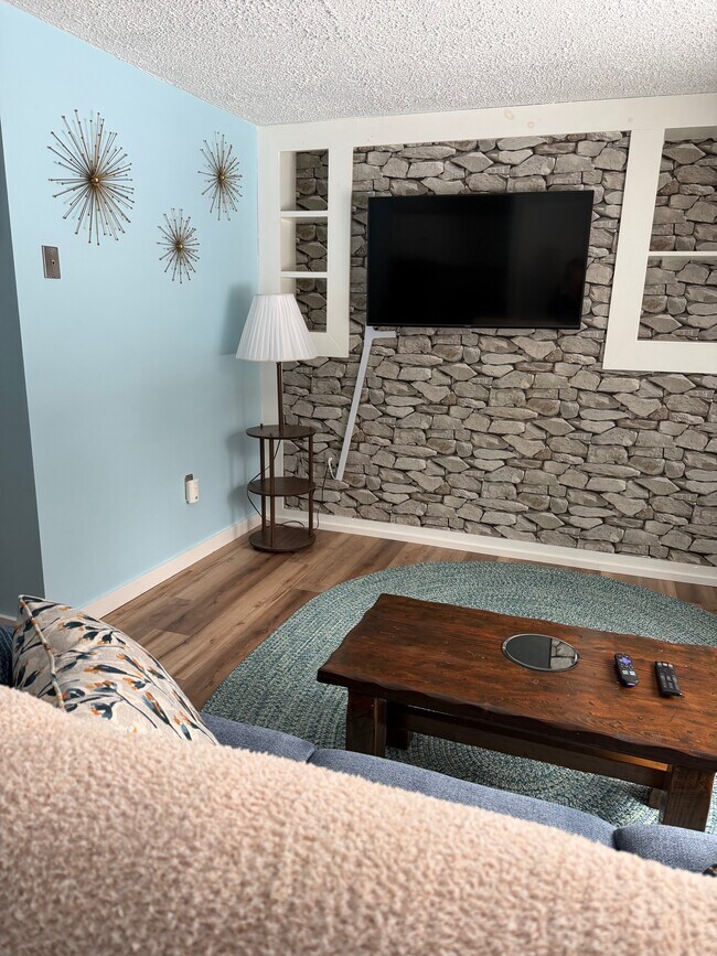 Foto del edificio - 86 Bragdon Rd