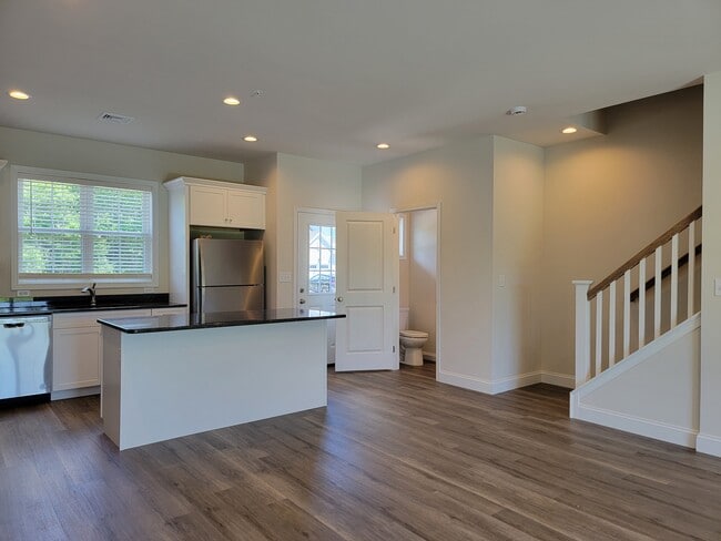 Building Photo - 232 Millard Dr