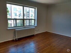 Building Photo - 567 Kingston Rd
