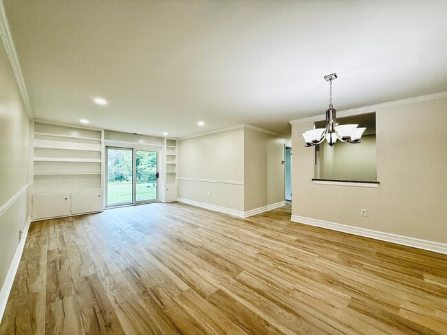 Building Photo - 13 Cypress Ct