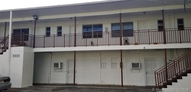 Foto del edificio - 607 NE 123rd St