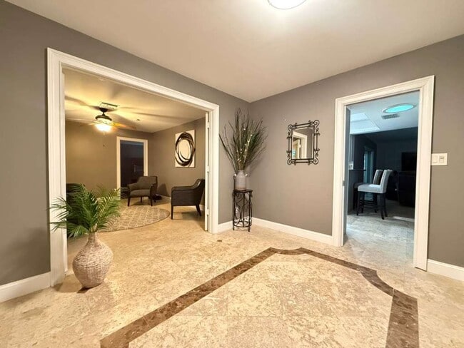 Building Photo - 4 Bed + Den and 3 Bath 2,093 Sq Ft Pet-Friendly