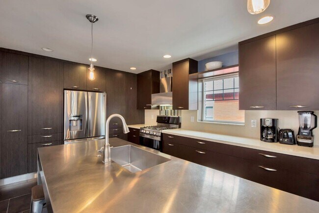 Building Photo - 741 S 500 E