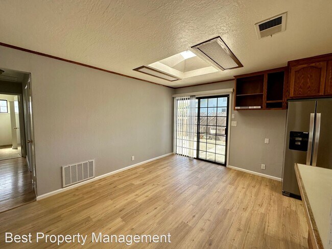 Foto del edificio - 3 br, 2 bath House - 5489 Curtis St.