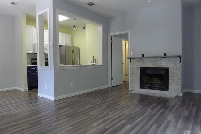 Building Photo - 7340 Skillman St