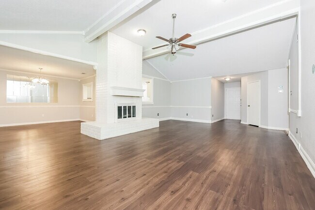 Foto del edificio - 21303 Bassbrook Dr