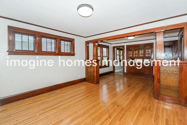 Foto del edificio - 245 S Colborne St