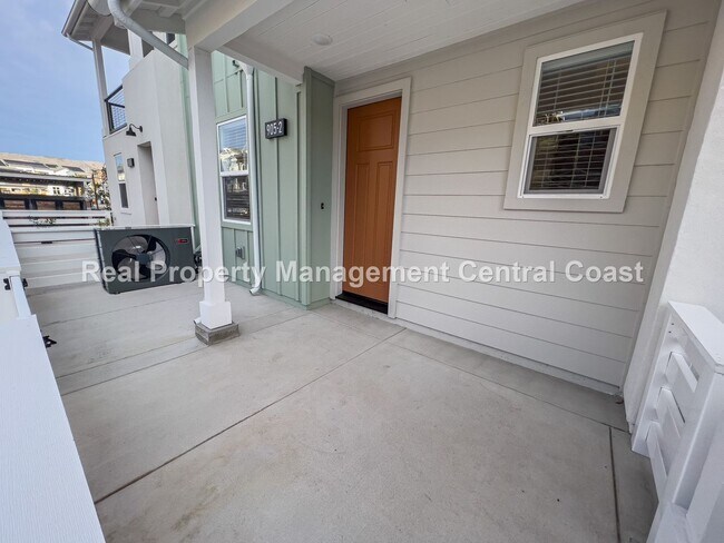 Foto del edificio - AVAILABLE NOW - Brand New Townhome in SLO ...