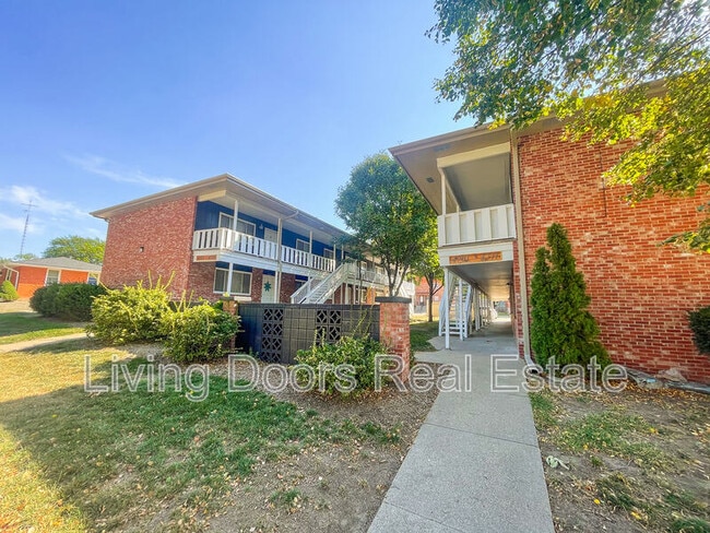 Building Photo - 4709 Gladstone St