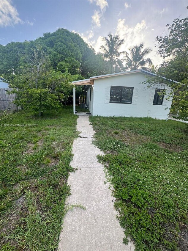Foto principal - 891 NW 33rd Terrace