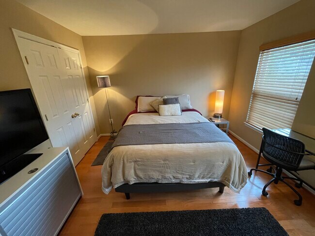 Foto del edificio - 6615 Schurtz St