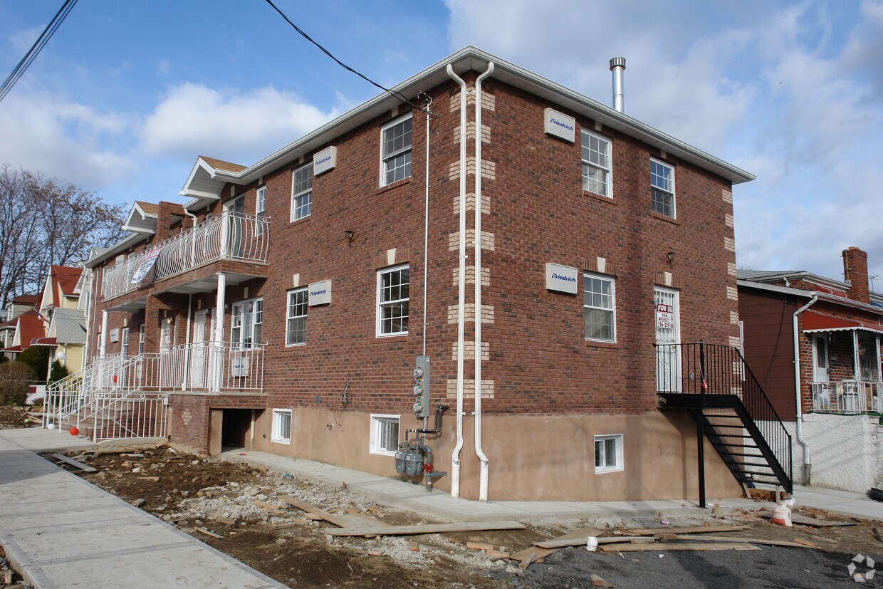 Building Photo - 3000-3006 Kingsland Ave