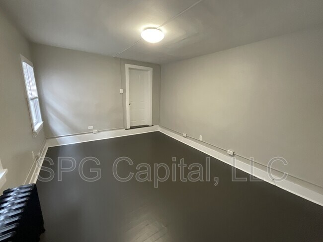Foto del edificio - 61 E Middle St
