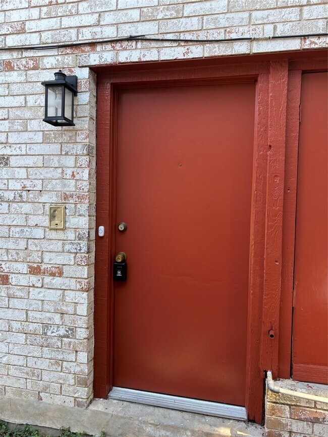 Foto del edificio - 3103 Edgedale Dr