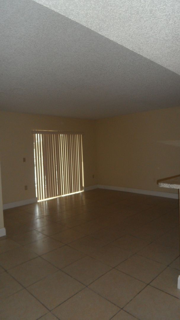 Building Photo - 2BED/2BATH Pembroke Pines condo available ...