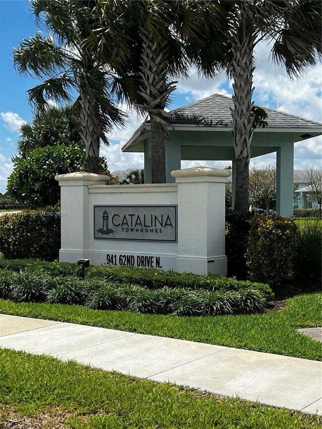 Foto del edificio - 6349 Topsail Dr