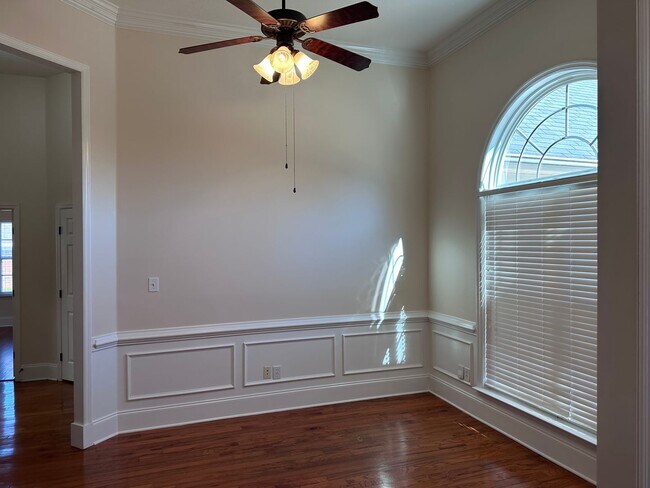 Building Photo - Wonderful brick ranch in Evans
