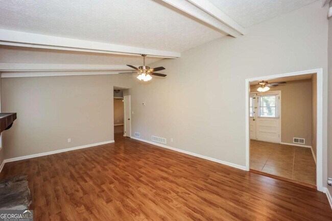Foto del edificio - 6832 Cedar Dr