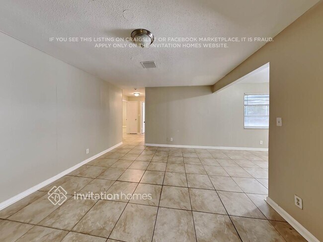 Foto del edificio - 7616 NW 40th St