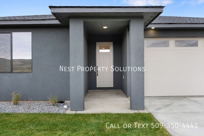 Building Photo - 930 L St NE