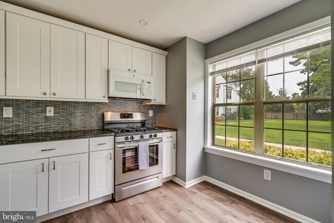 Building Photo - 537 Cascade Ct