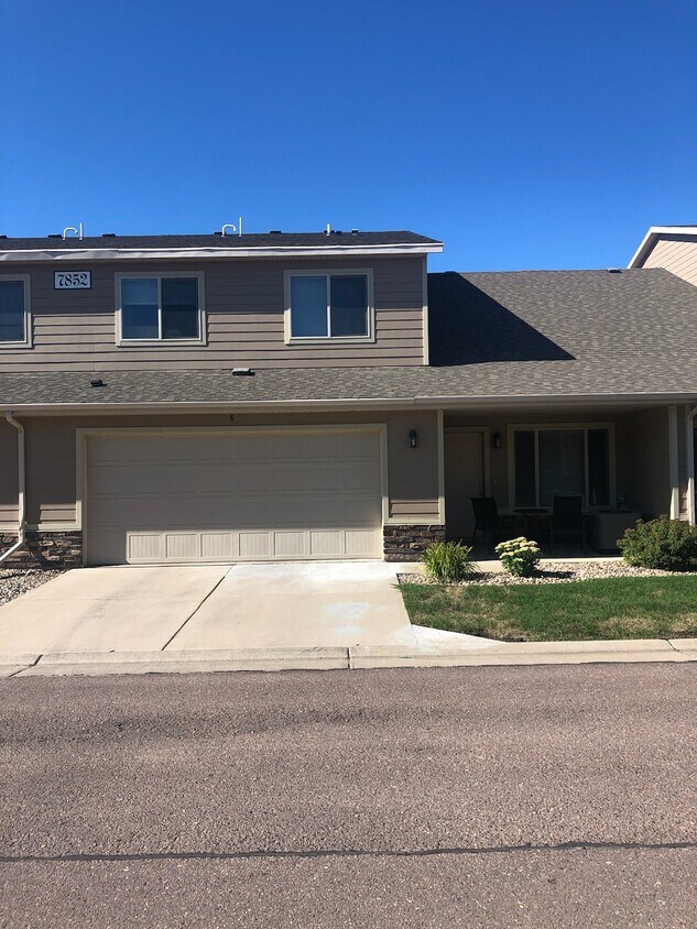 Foto principal - 7852 S Townsley Ave