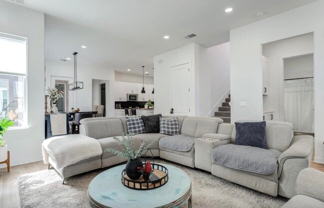 Foto del edificio - 12016 Savannah Ave