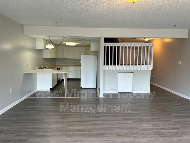 Foto del edificio - 104 N 8th St