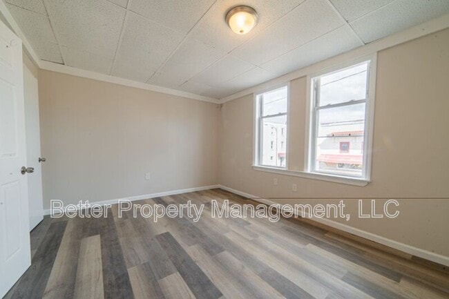 Foto del edificio - 112 N High St