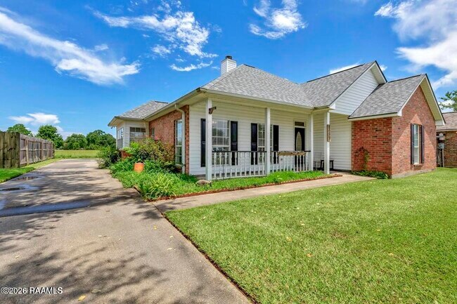 Building Photo - 112 Pinnacle Dr