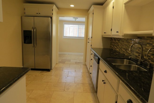 Foto del edificio - 3 br, 1 bath House - 870 Southland Street