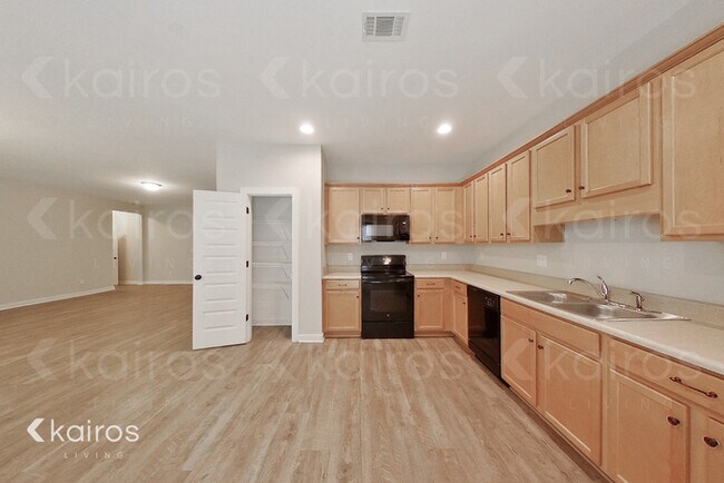 Foto del edificio - 8026 Shadesbrook Dr