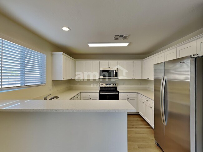 Building Photo - 22428 W Solano Dr