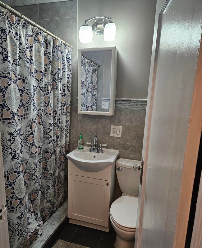 Foto del edificio - 1300 43rd St