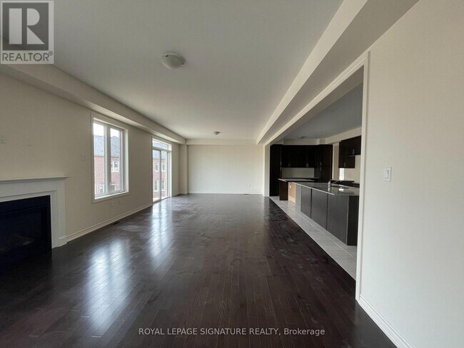 Photo du bâtiment - 1231 Plymouth Dr