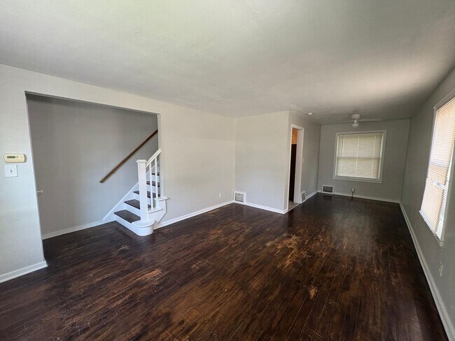 Foto del edificio - Beautiful Euclid Single Family — Great Loc...
