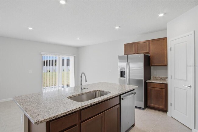 Building Photo - 724 Cantaberry Dr