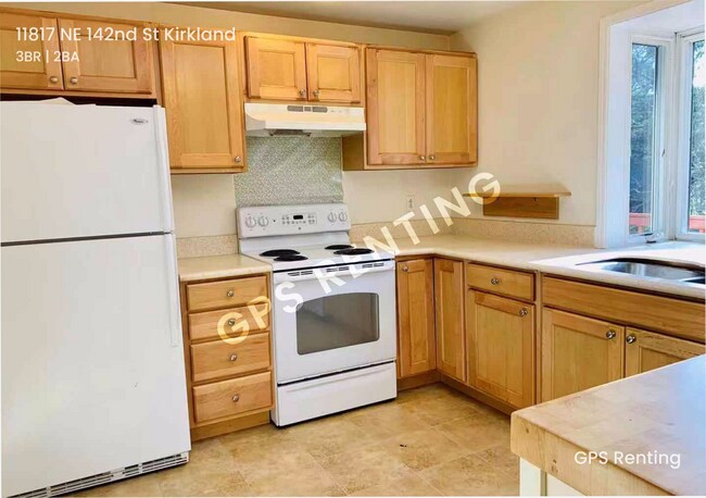 Building Photo - Kingsgate Area Single Family Home