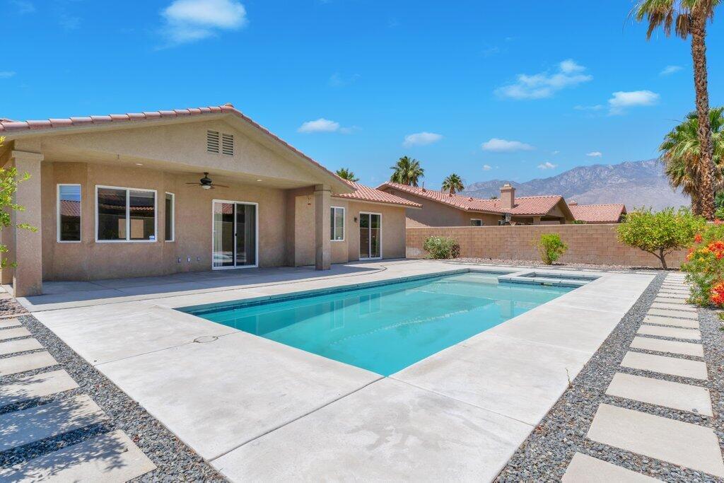 Primary Photo - 67892 Mccallum Way