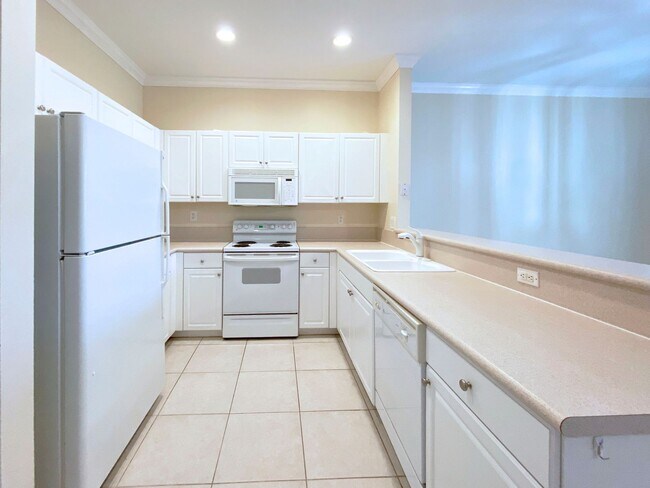 Foto del edificio - 3BD/2.5BA Townhome in Seminole Lakes!
