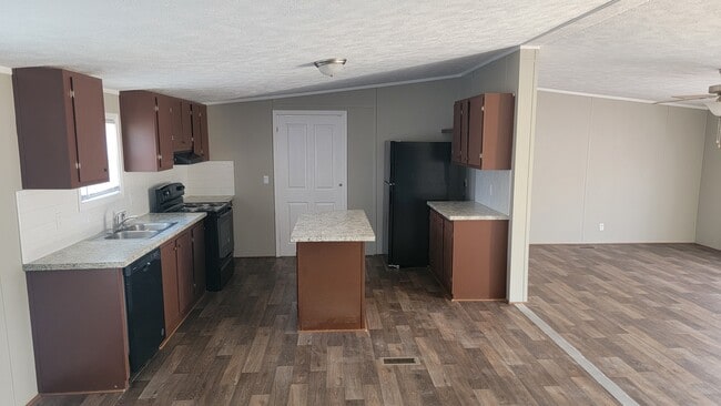 Building Photo - 32720 Carolee Cir