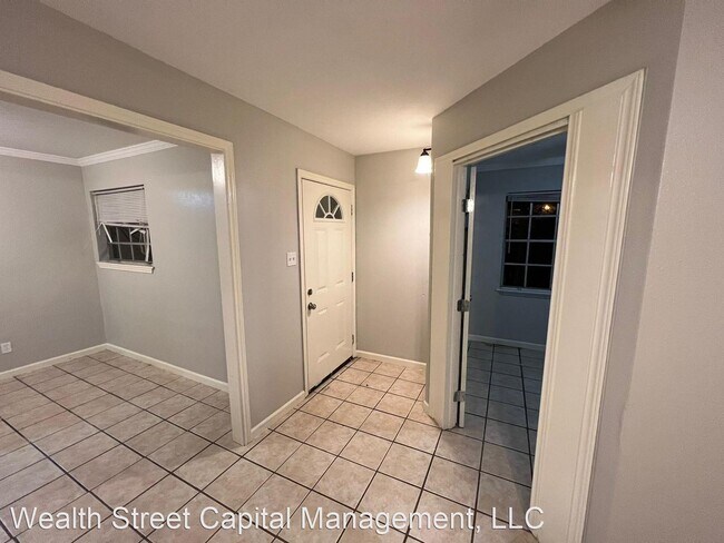Building Photo - 2 br, 1 bath House - 3757 Hemlock Ln