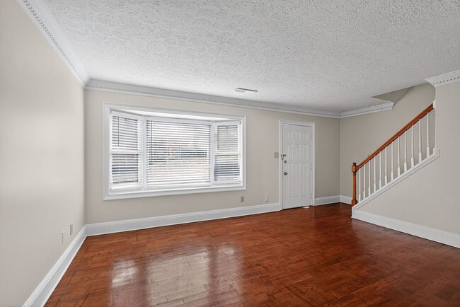 Foto del edificio - 898 Chippendale Ln