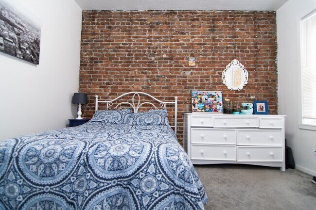 Foto del edificio - PACKARD'S CORNER 2-bed H + HW SEPT 2025