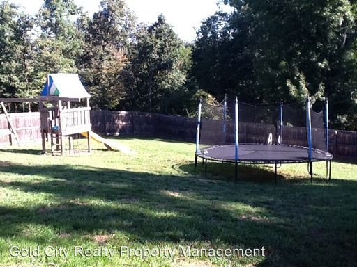 Building Photo - 421 Nicholas Ridge Dr