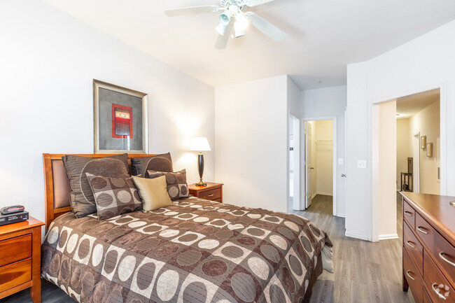 2BR, 2BA - 1,290SF - Wynfield Park Apartments