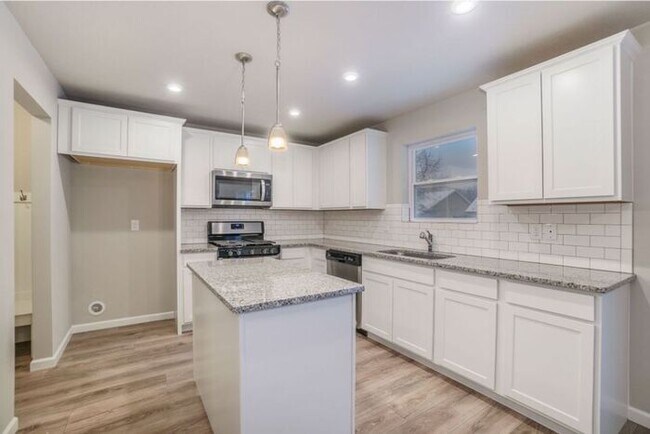 Building Photo - 54142 Angeline Dr