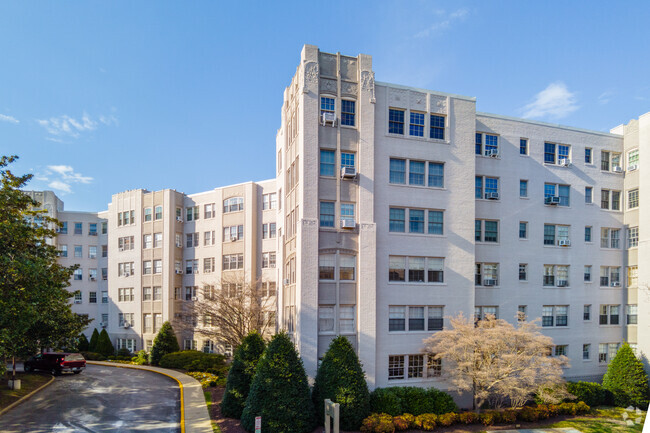 Building Photo - Woodley Park Towers