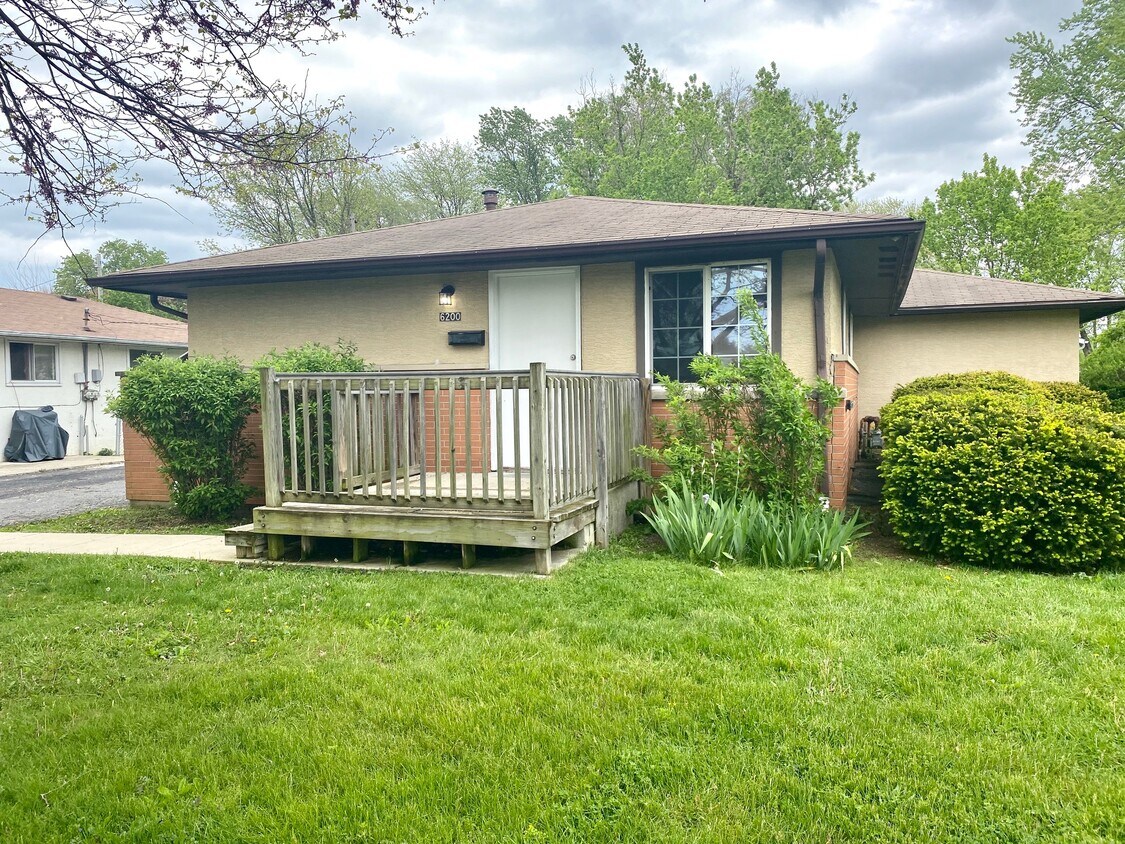 Foto principal - 6200 Sunderland Dr