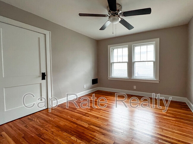 Building Photo - 506 Thurman Ave